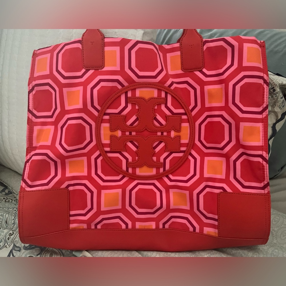 Beautiful barely used Tory Burch tote